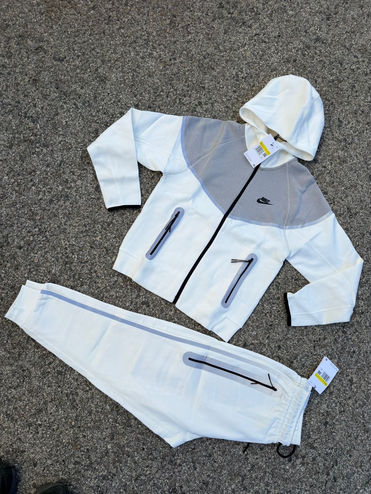 CONJUNTO NIKE TECH 2026 - M9