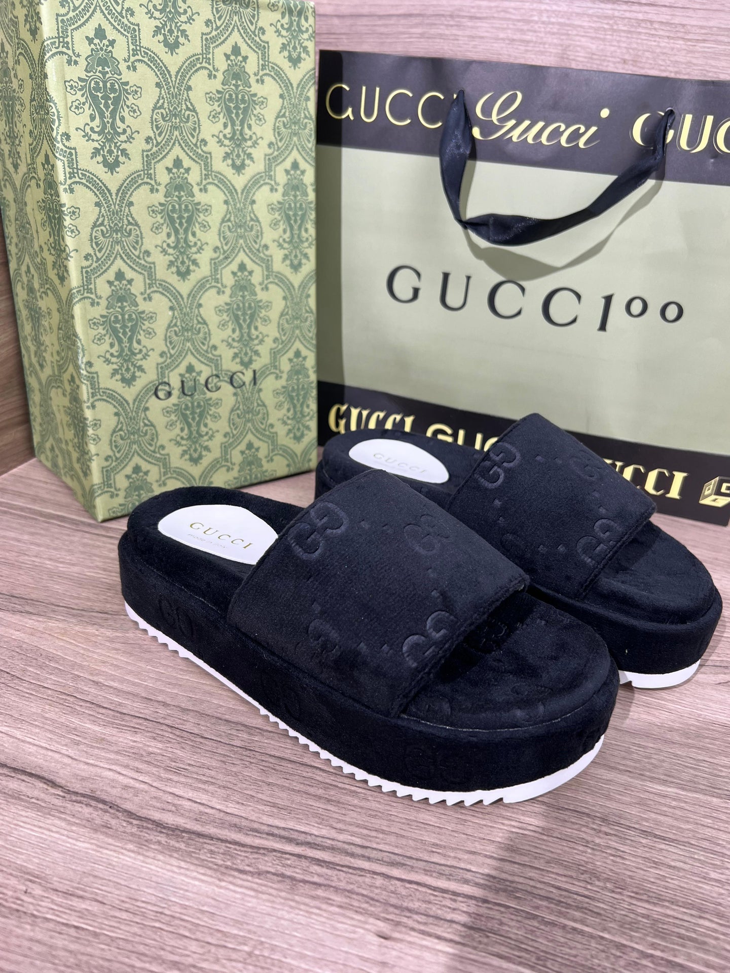 GUCCI - NEGRA/BLANCA