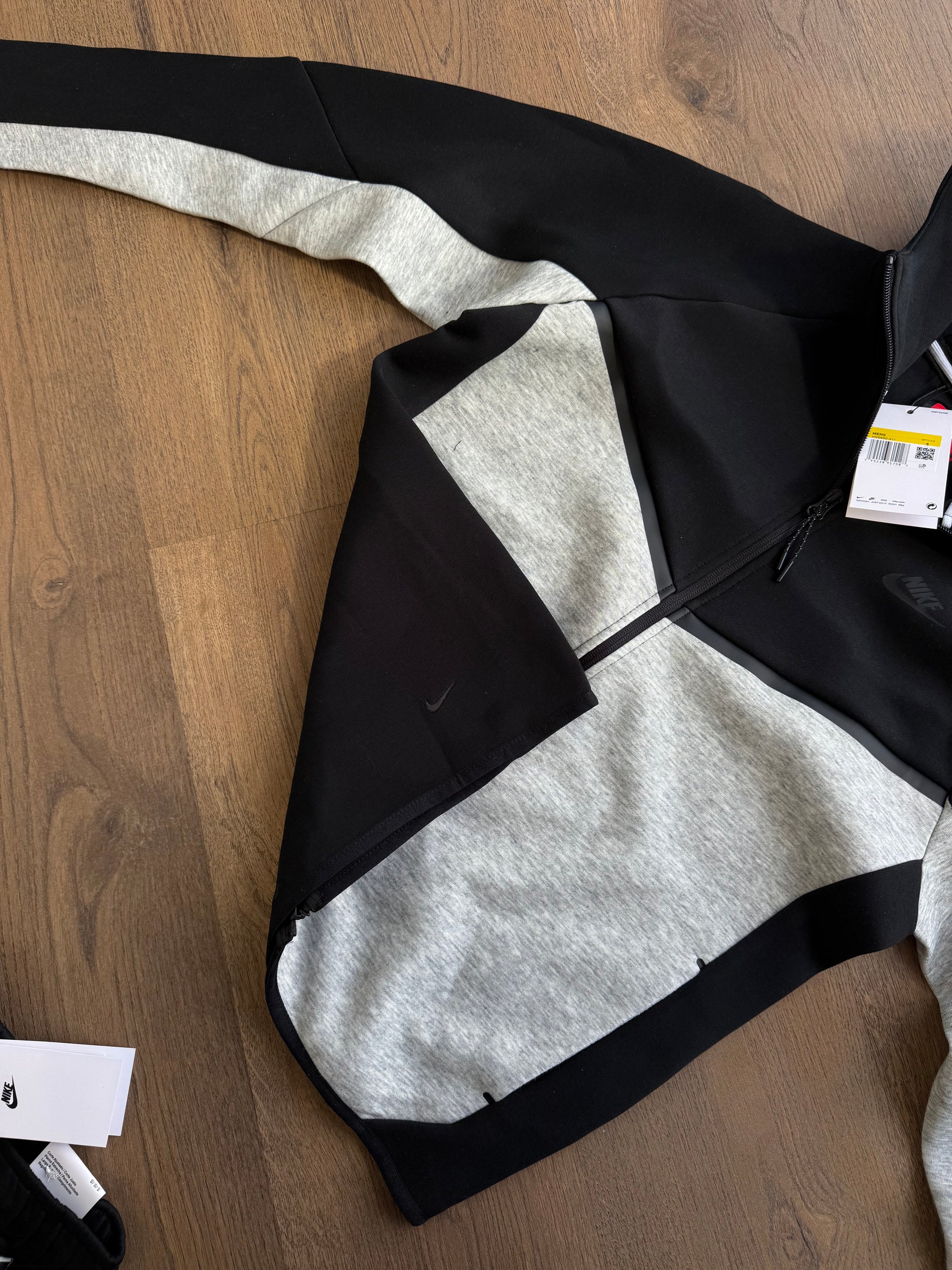 CONJUNTO NIKE TECH 2026 - M16
