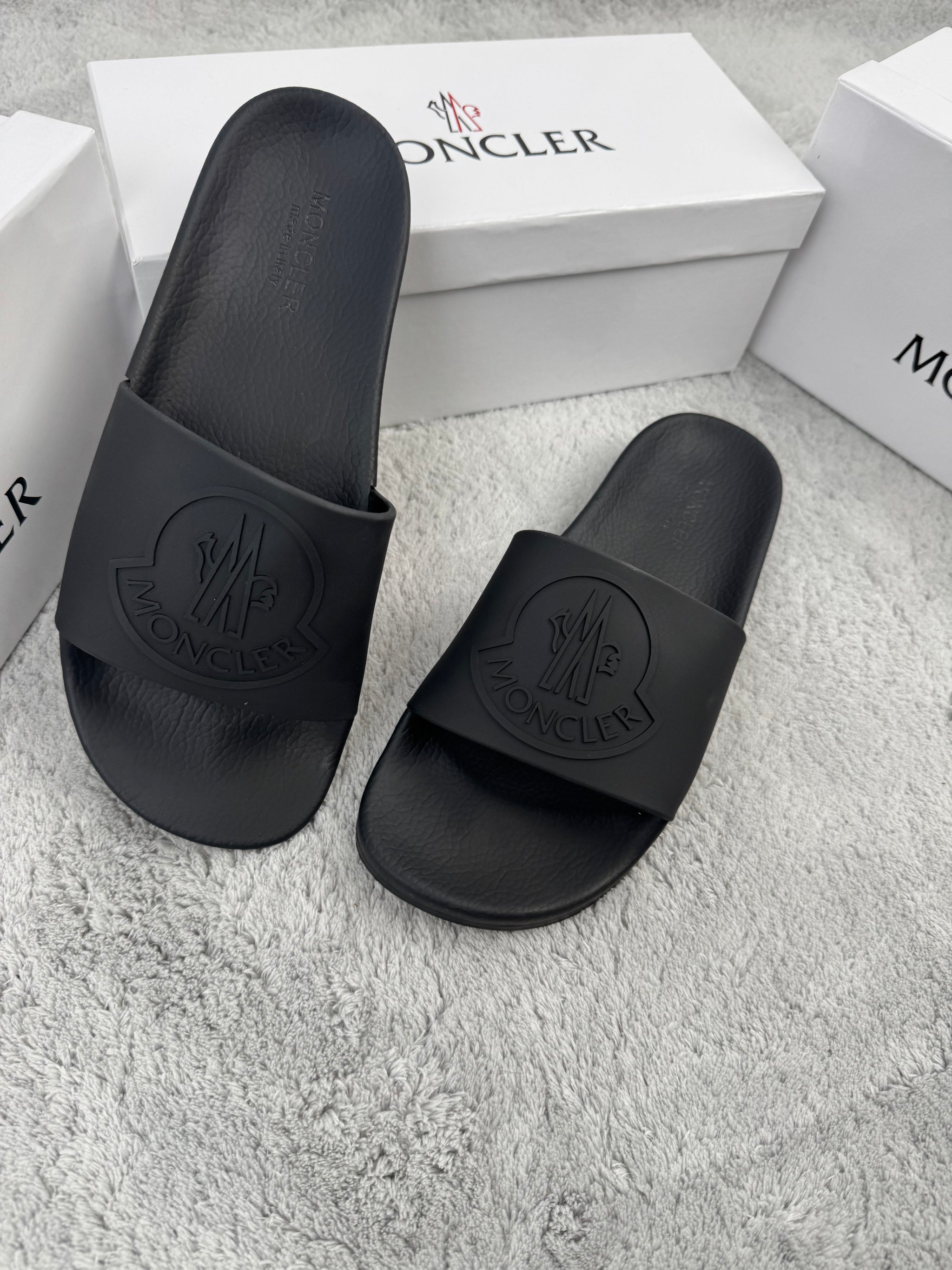 MONCLER - NEGRAS
