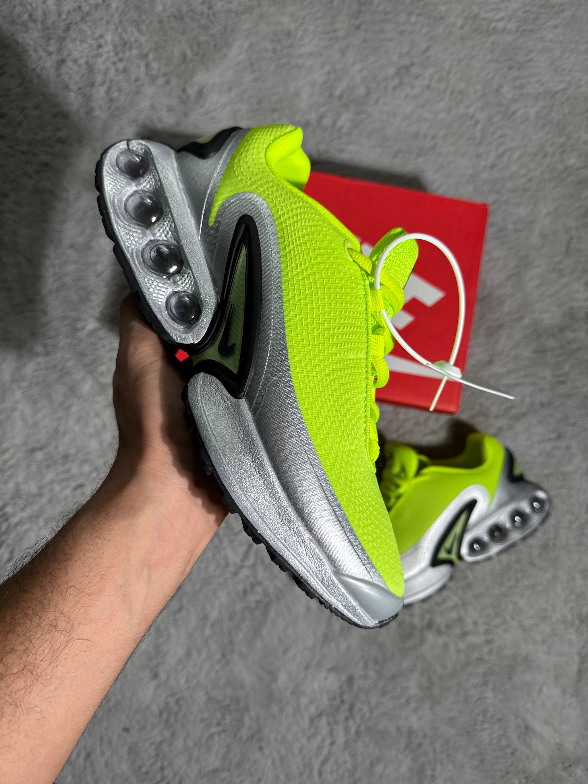 NIKE TN DN - Volt Silver