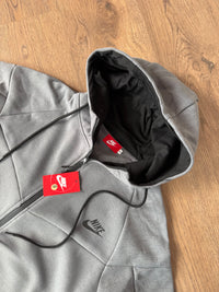 CONJUNTO NIKE TECH - GRIS - N9