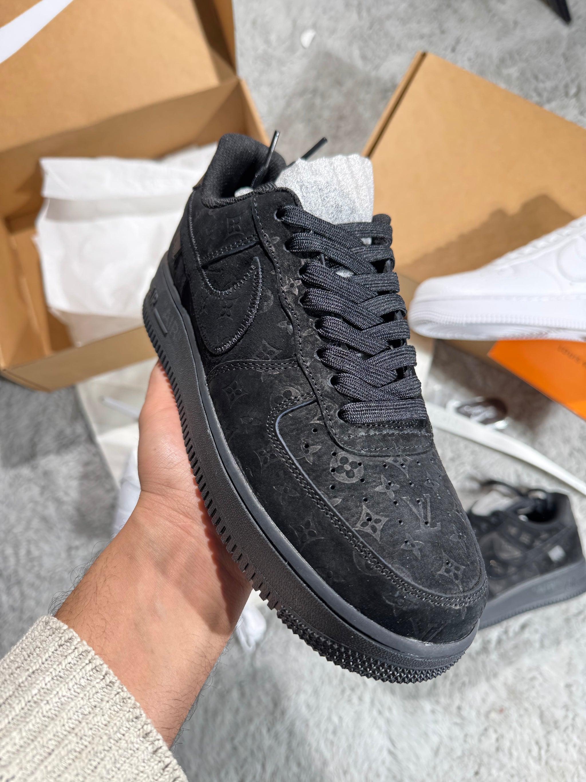 NIKE AIR FORCE ONE x LV - FULL BLACK