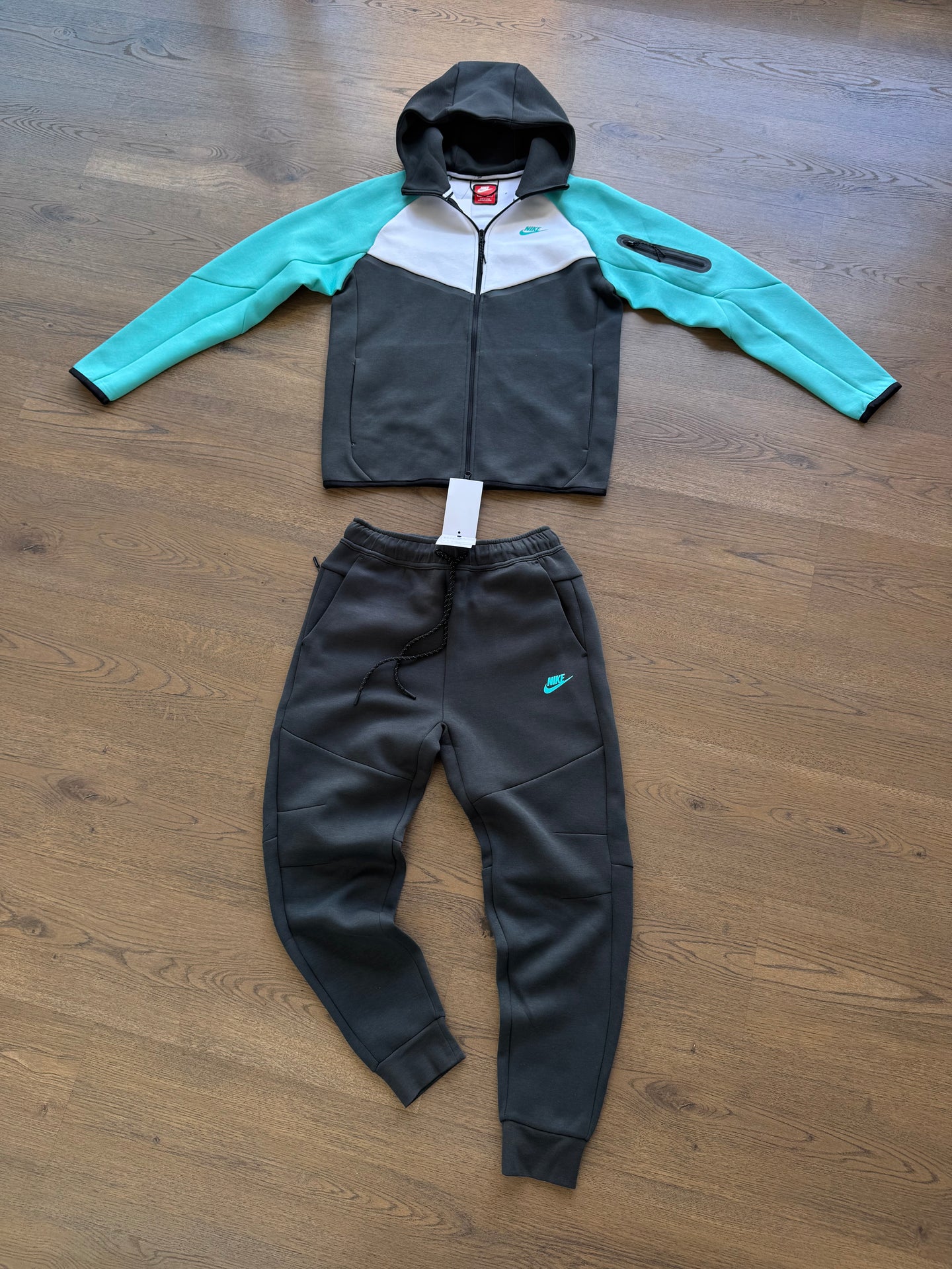 CONJUNTO NIKE TECH 2026 - M14