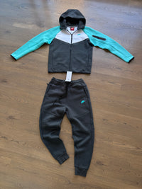 CONJUNTO NIKE TECH 2026 - M14