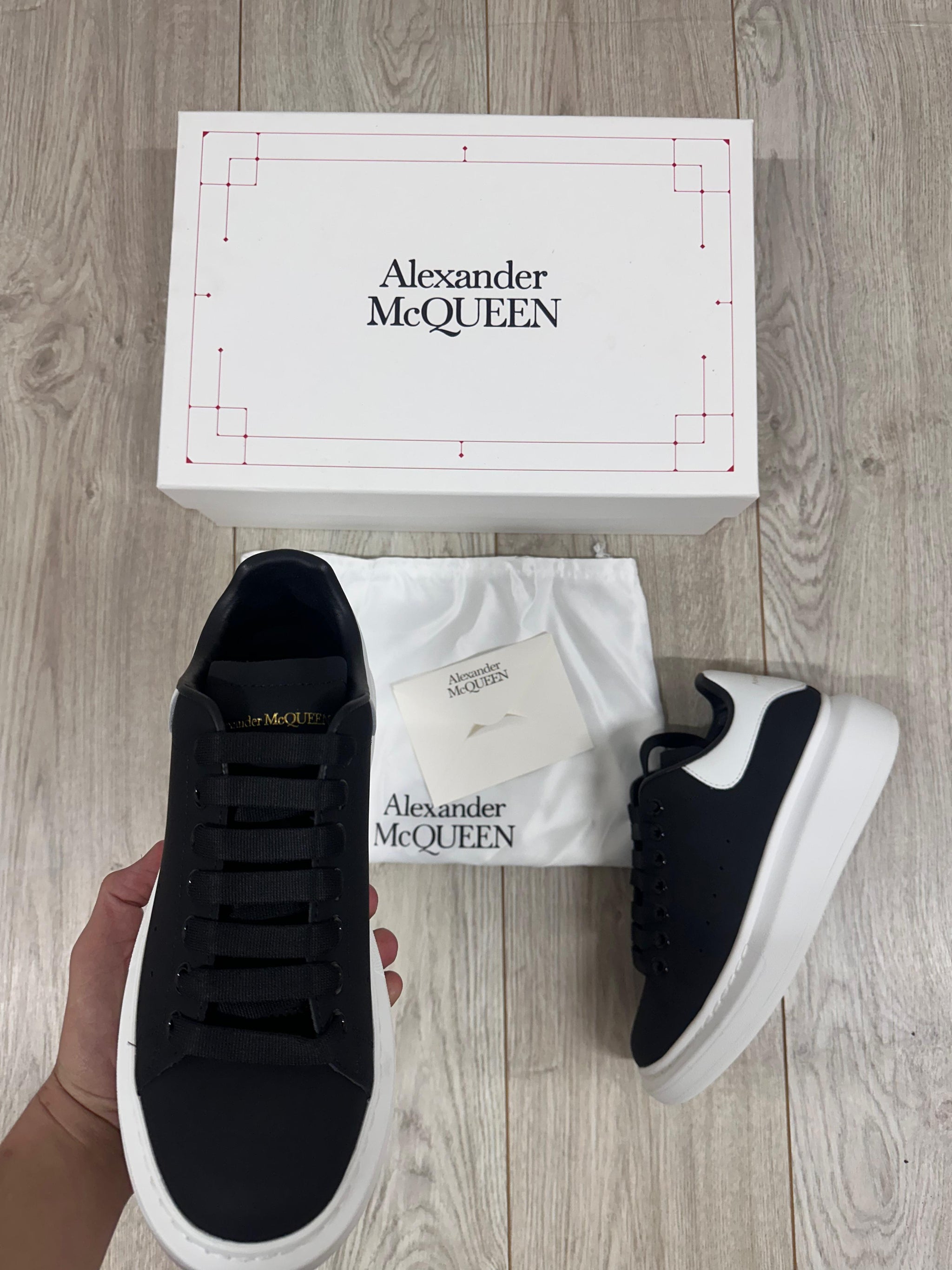 Alexander McQueen - Black/White