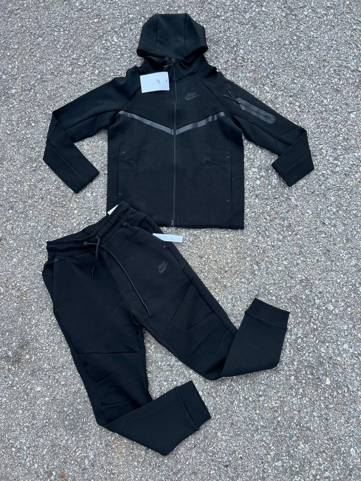 CONJUNTO NIKE TECH - 2025/2026
