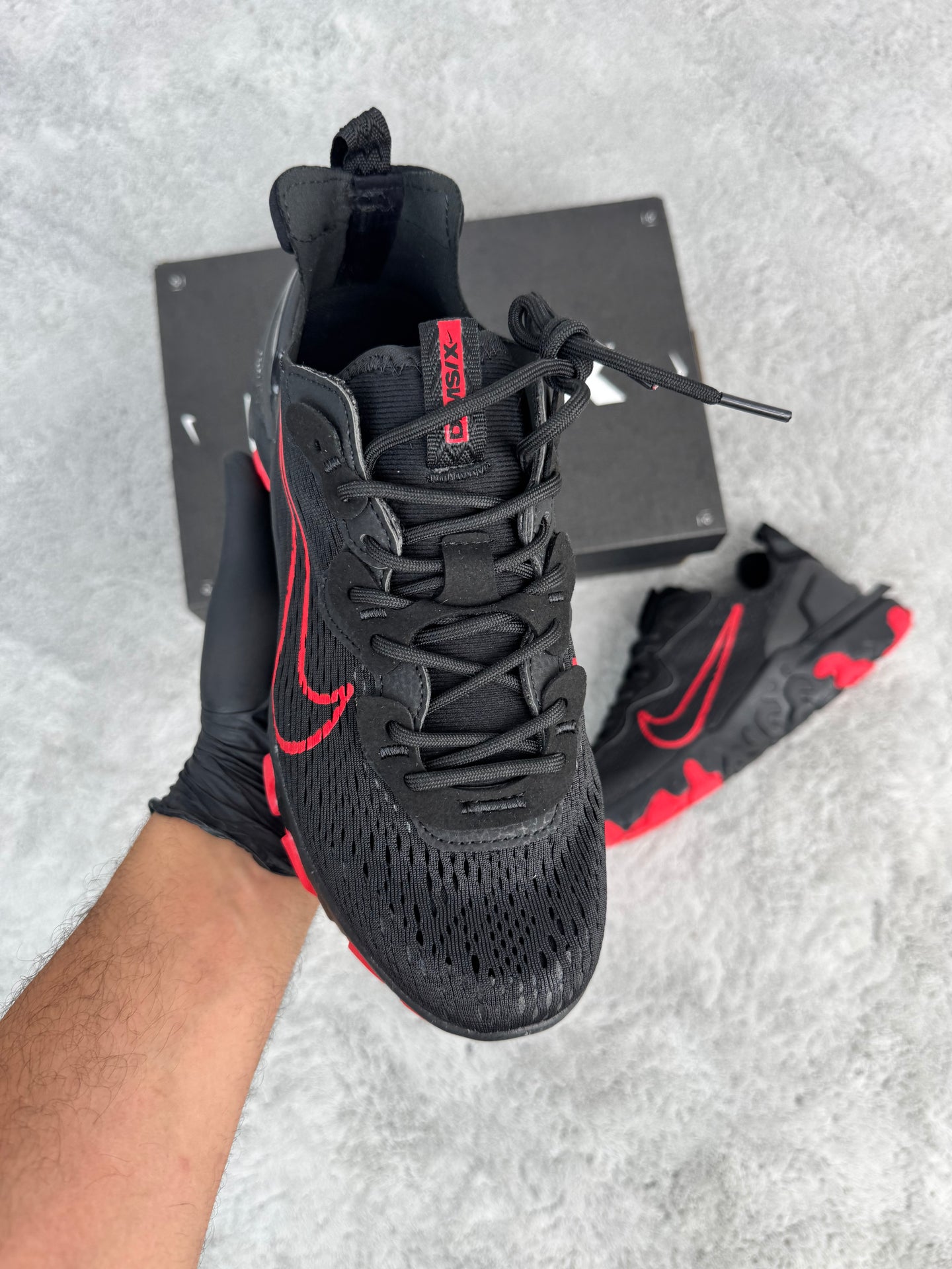NIKE REACT VISION - BLACK/RED