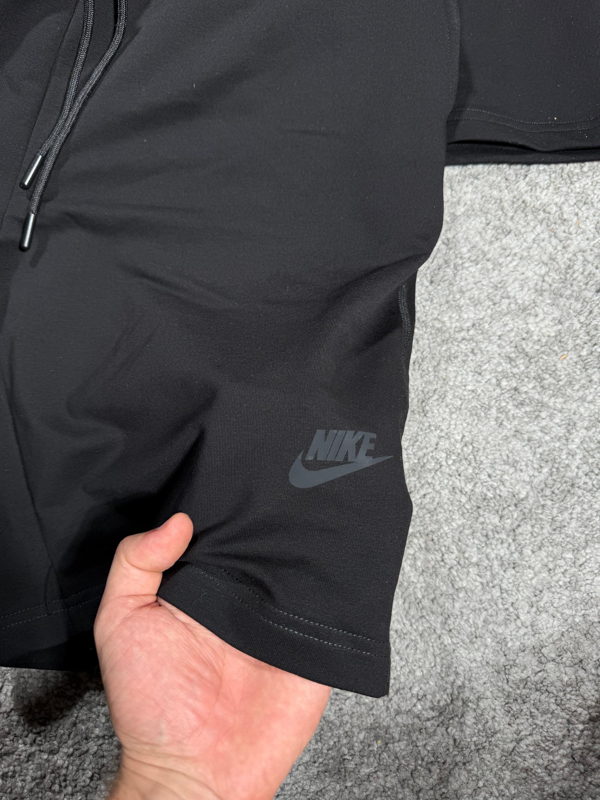 CONJUNTO CORTO - NIKE TECH  - NEGRO 2