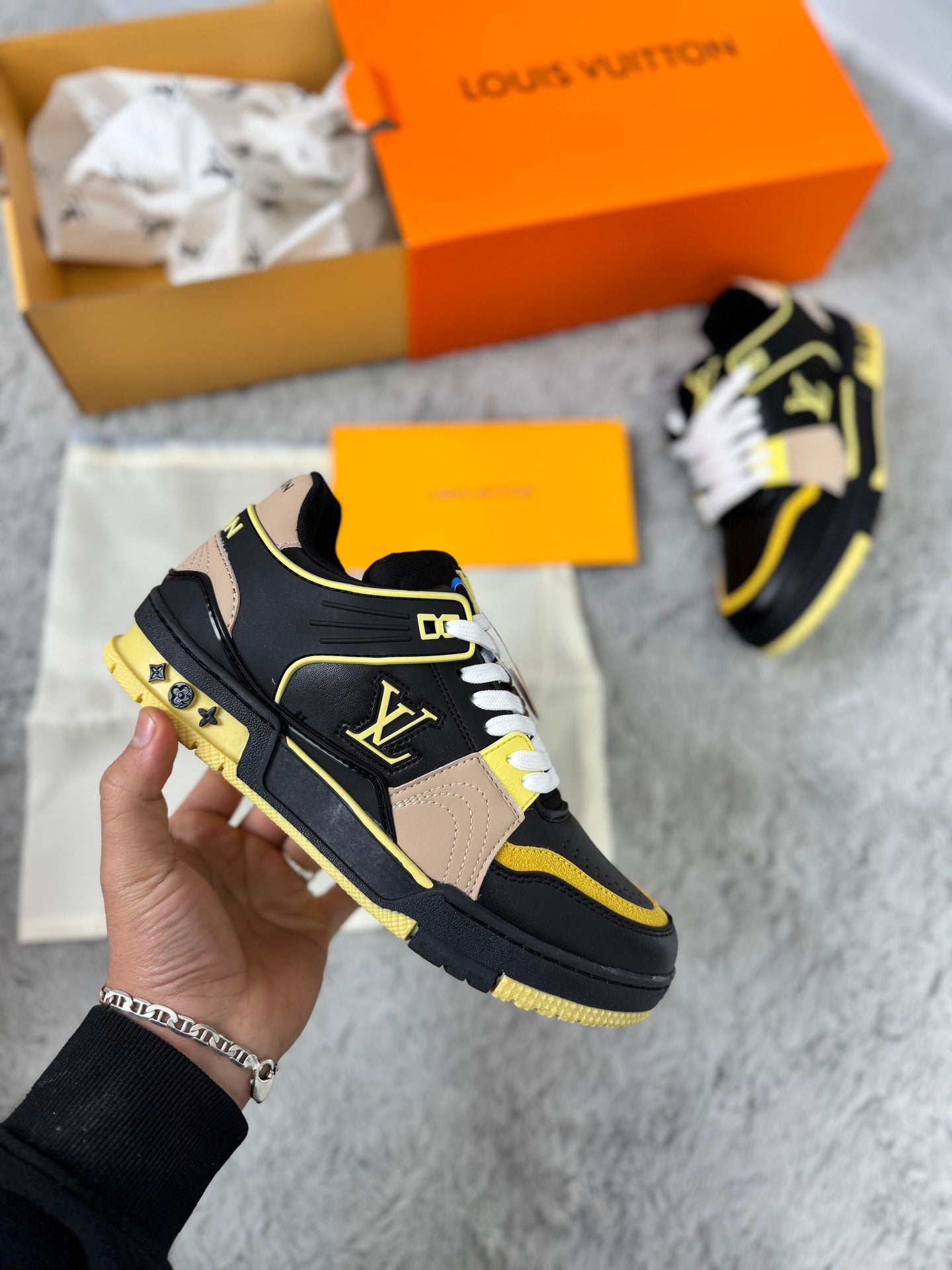 LV TRAINER