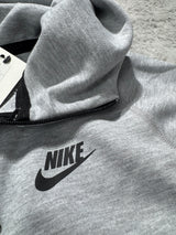 Conjunto nike tech