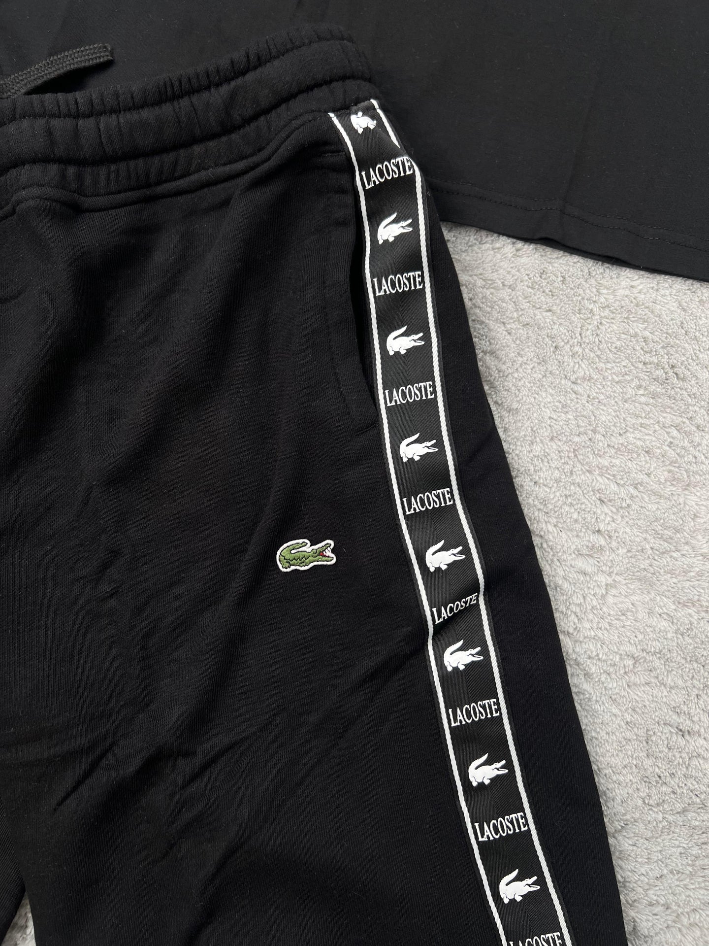 CONJUNTO LACOSTE - NEGRO