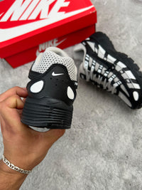NIKE P6000