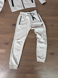 CONJUNTO NIKE TECH - BEIGE - N9
