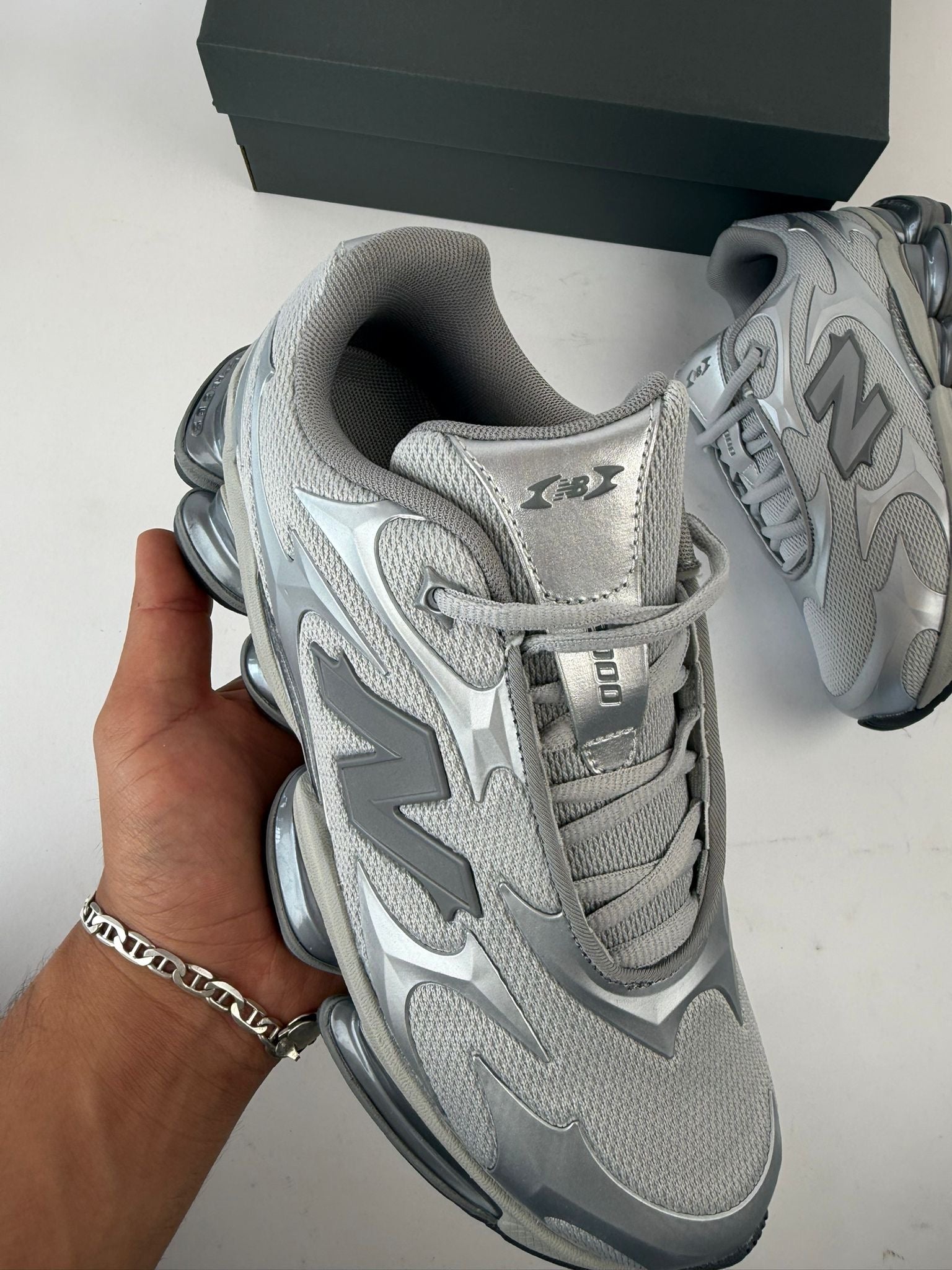 NEW BALANCE 2000 gris