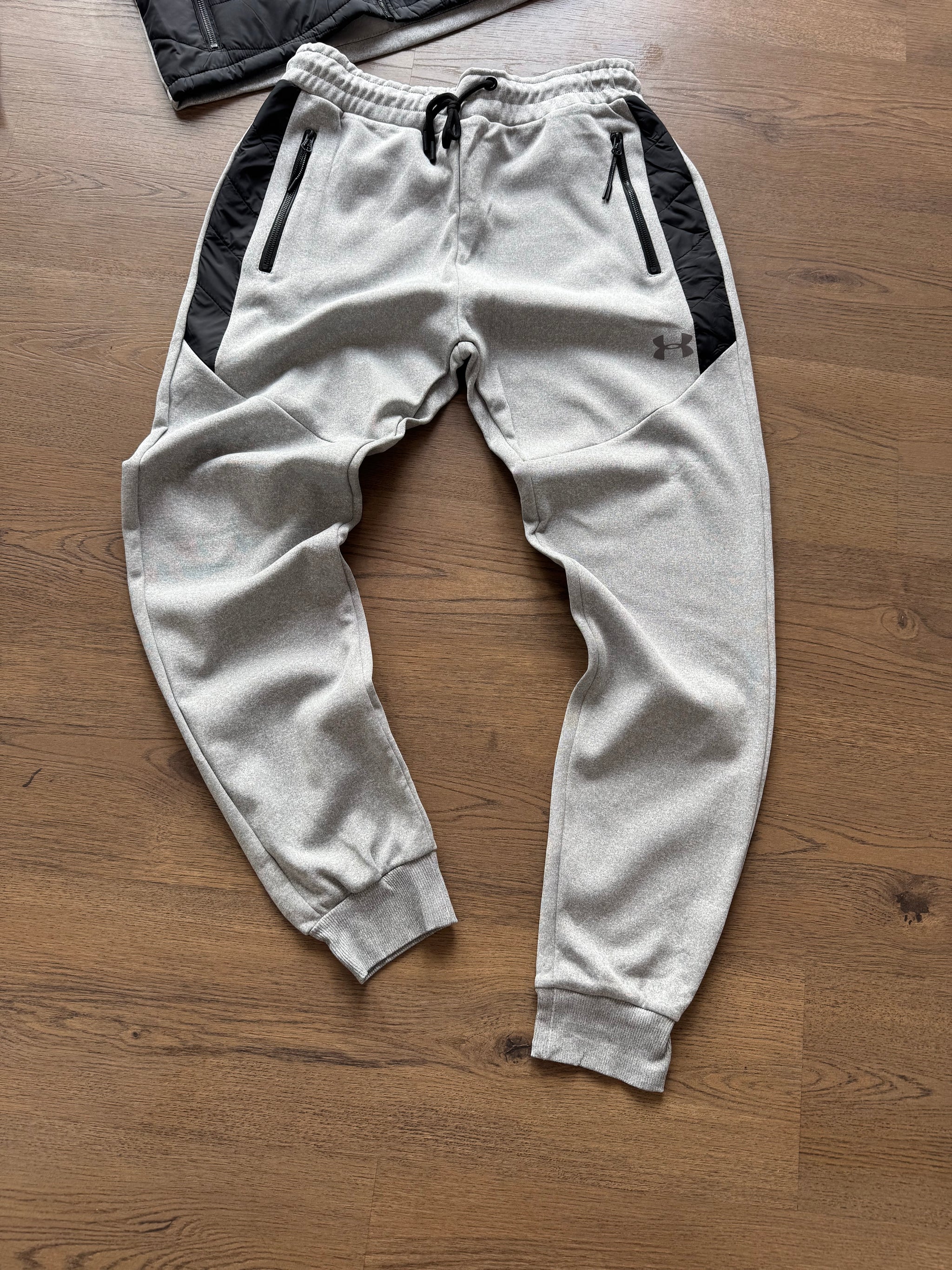 CONJUNTO -  UNDER ARMOUR - NEGRO/GRIS