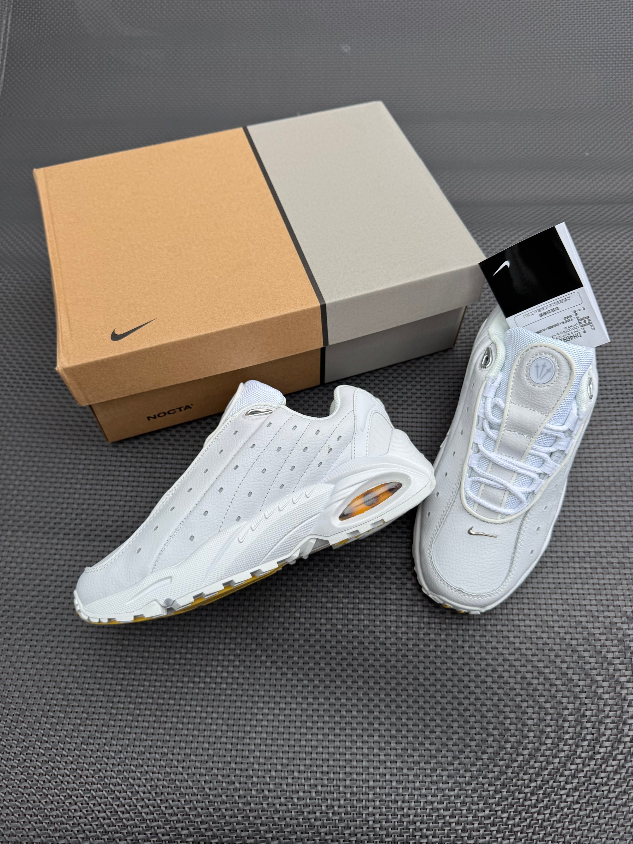 NIKE NOCTA HOT STEP AIR TERRA x DRAKE - WHITE