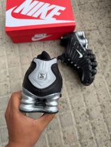 NIKE SHOX TL -GRIS-NEGRO
