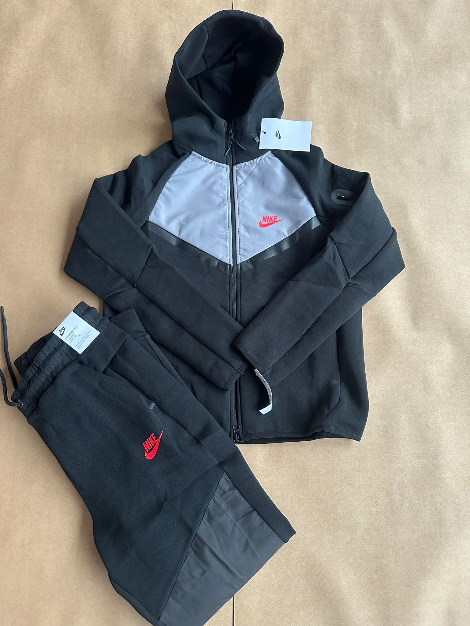 CONJUNTO NIKE TECH 2026 - M1