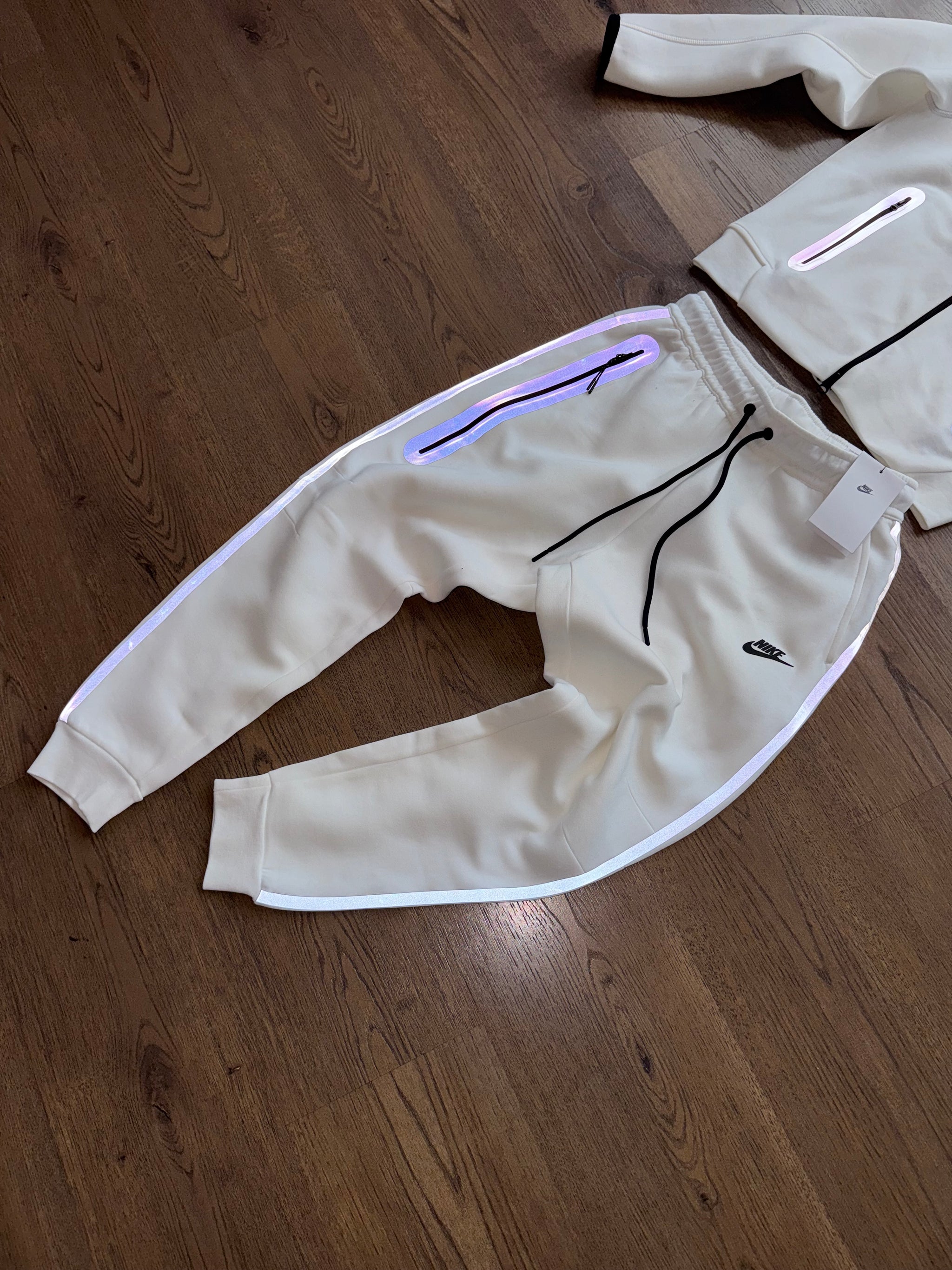 CONJUNTO NIKE TECH 2026 - M9