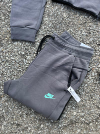 CONJUNTO NIKE TECH - 2025/2026