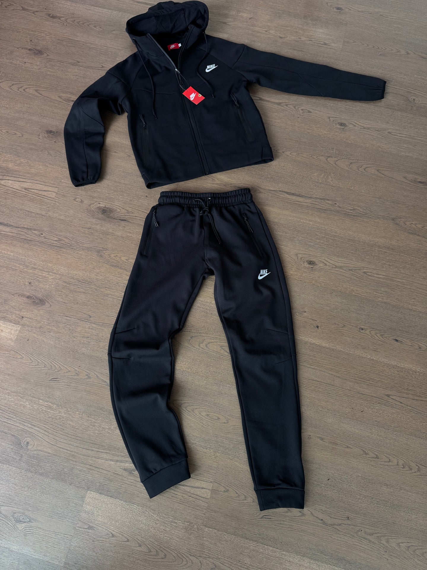 CONJUNTO NIKE TECH - NEGRO - N9