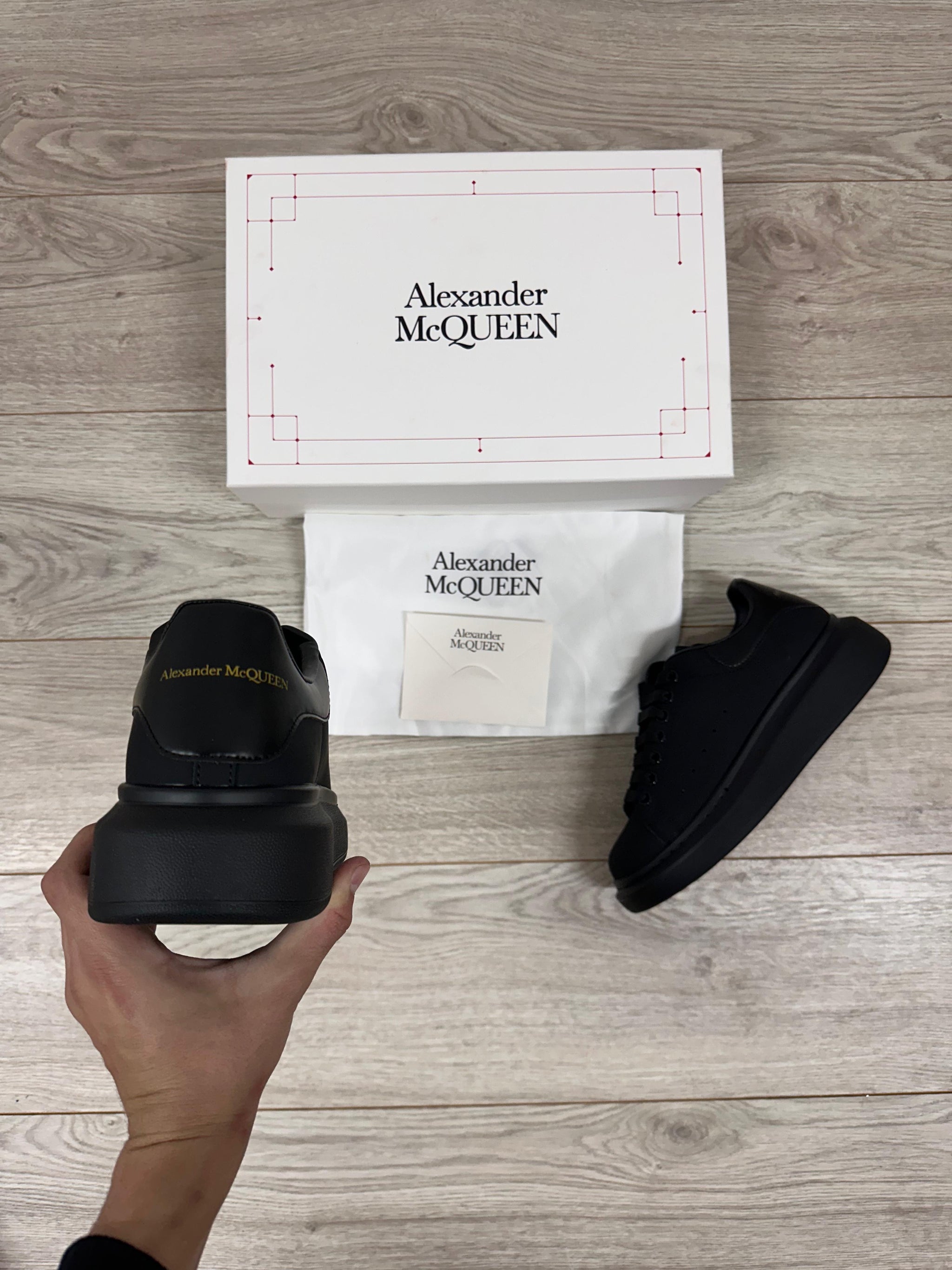 Alexander McQueen - Black/White