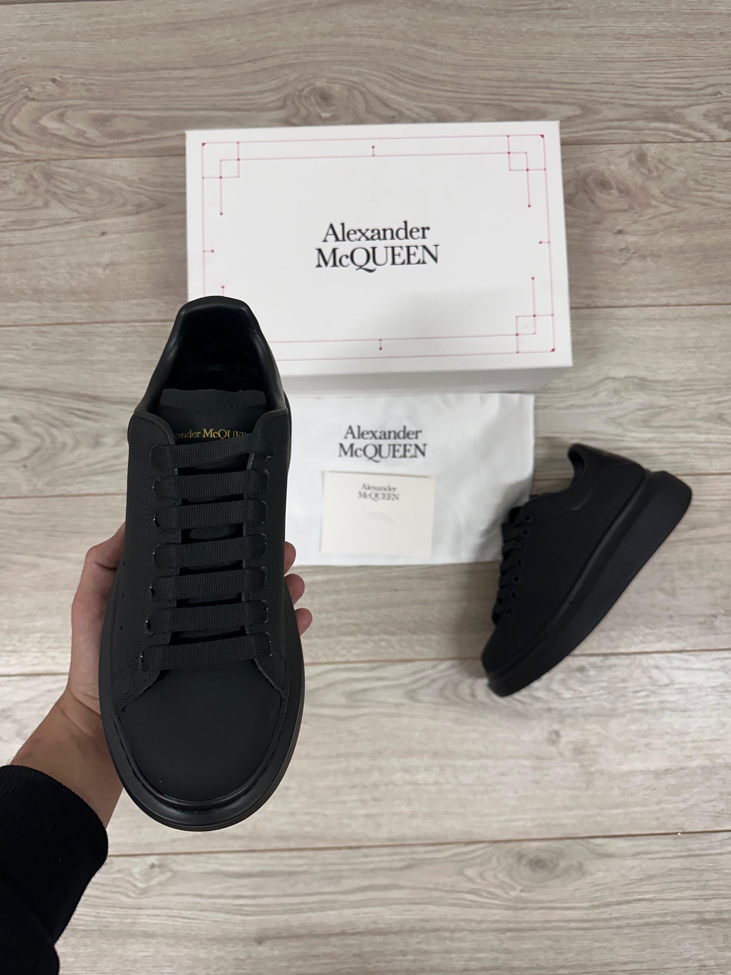 Alexander McQueen - Black/White