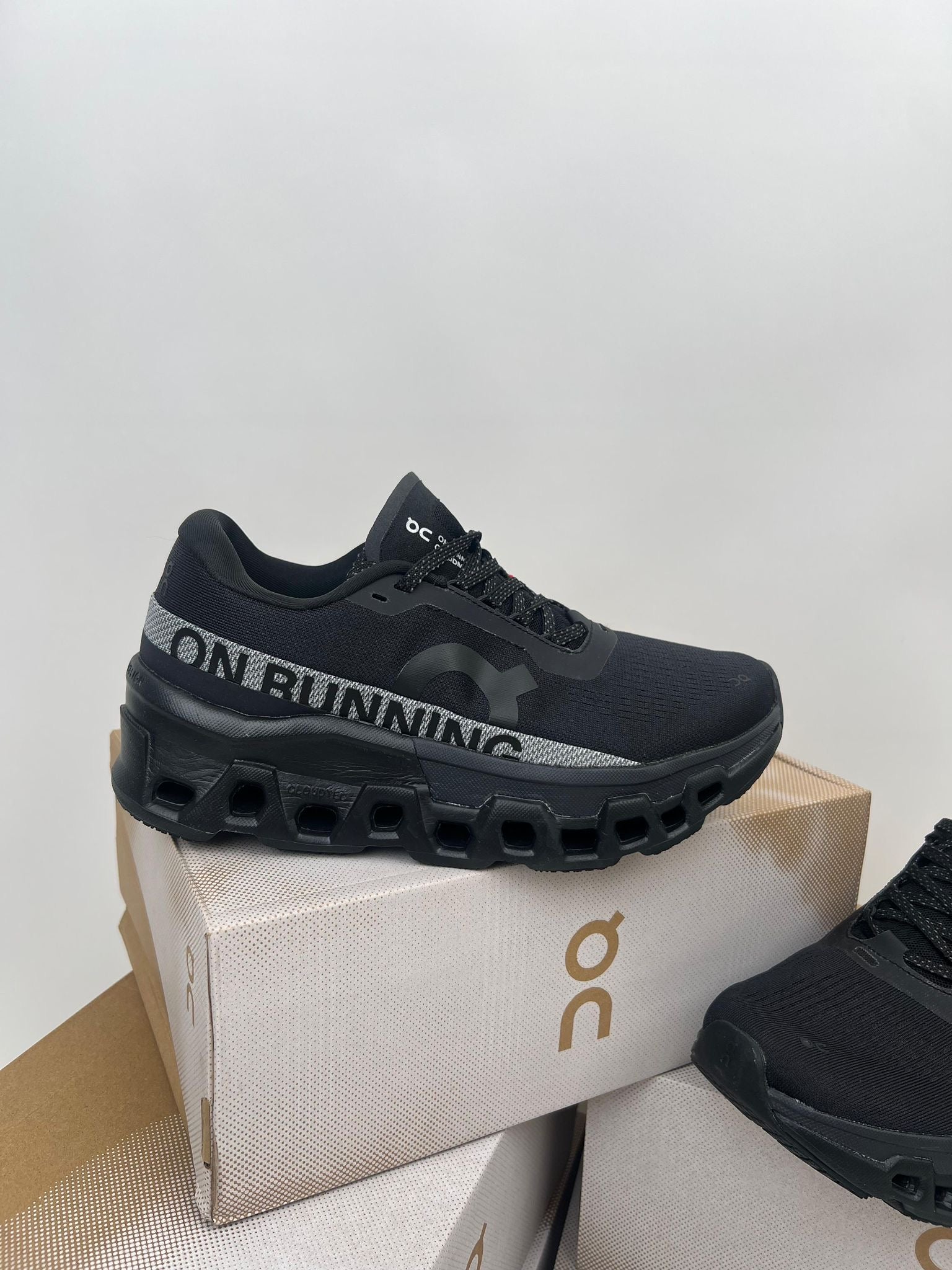 On running Cloudmonster 2 - M4