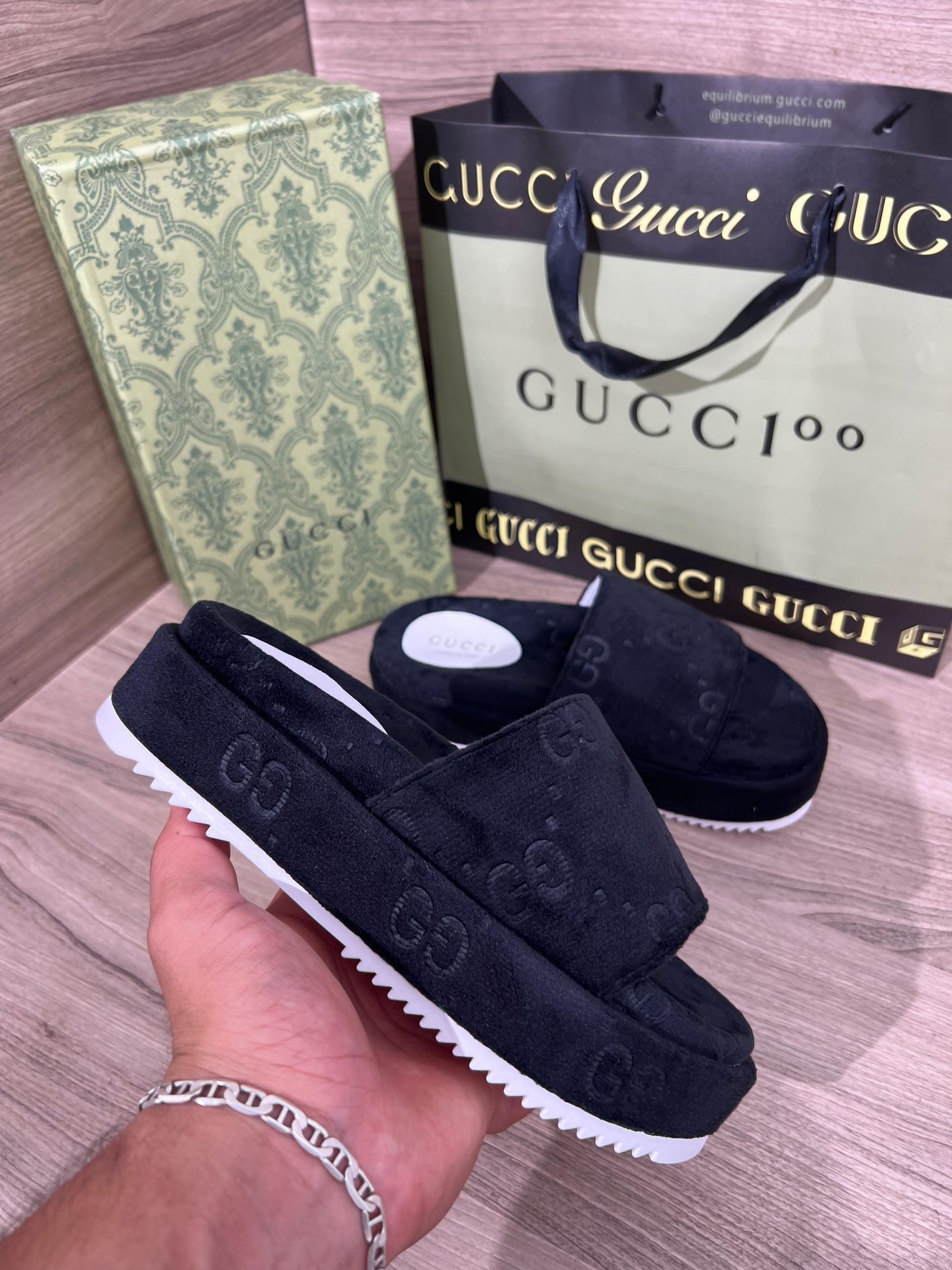 GUCCI - NEGRA/BLANCA