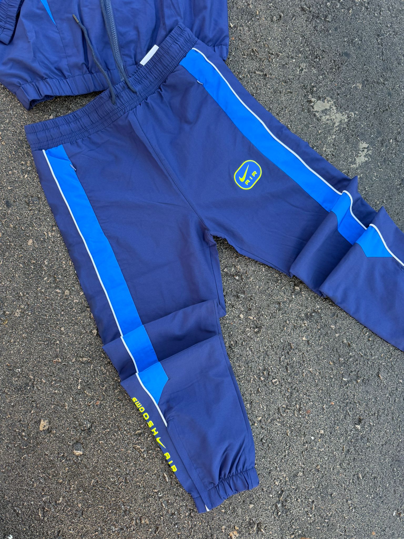CONJUNTO NIKE AIR SWOOSH - M4