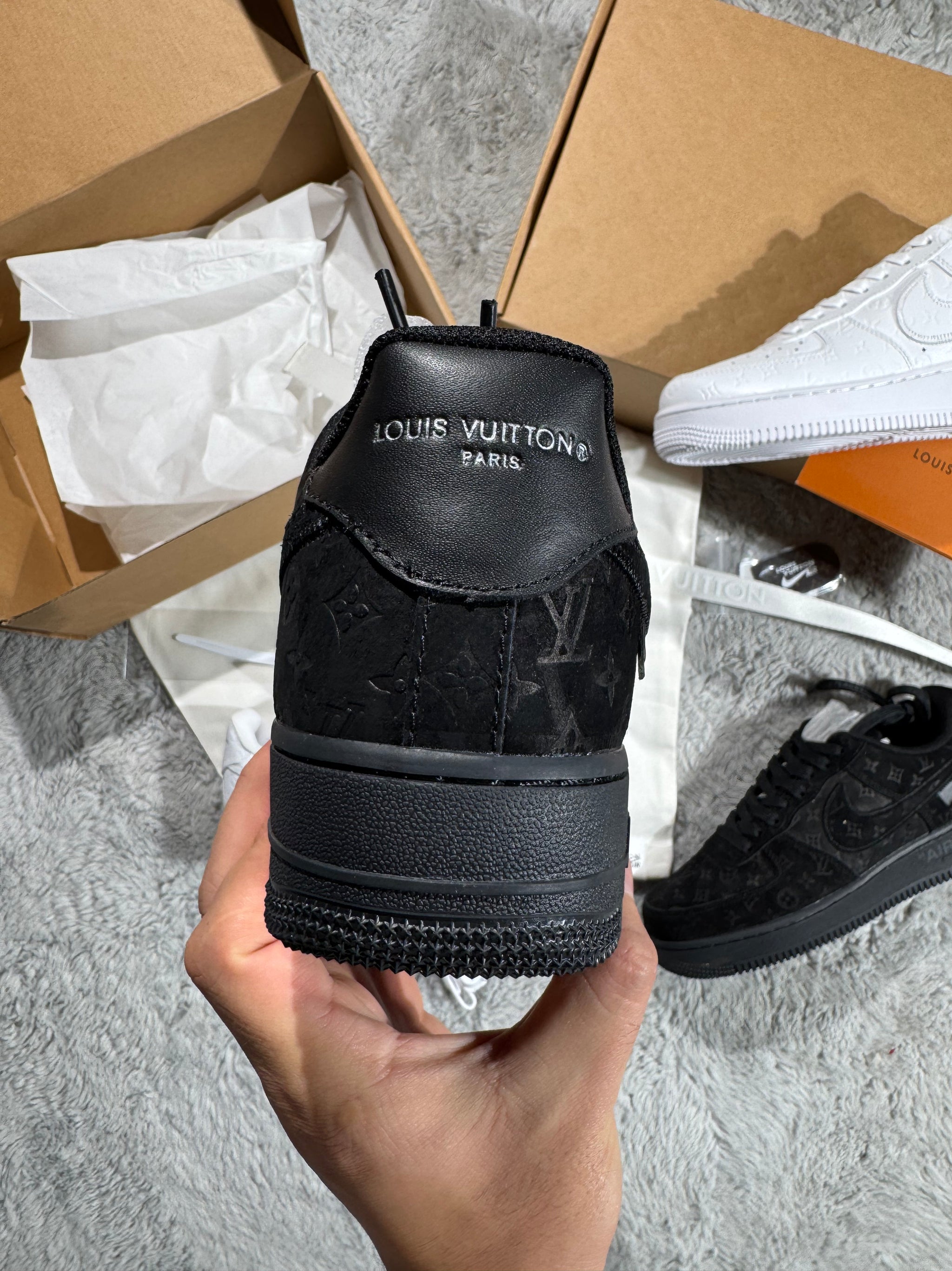 NIKE AIR FORCE ONE x LV - FULL BLACK