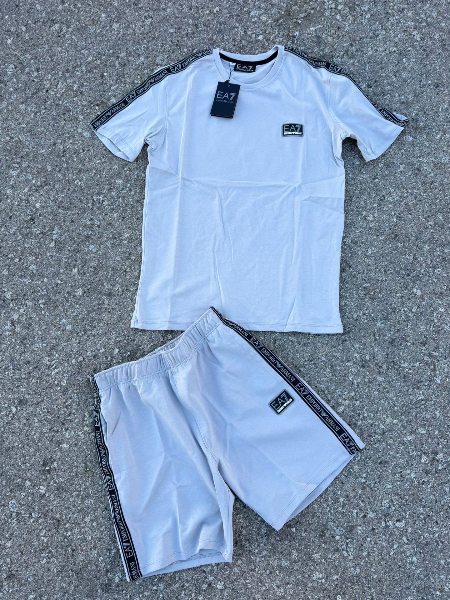 CONJUNTO CORTO - EA7 GRIS