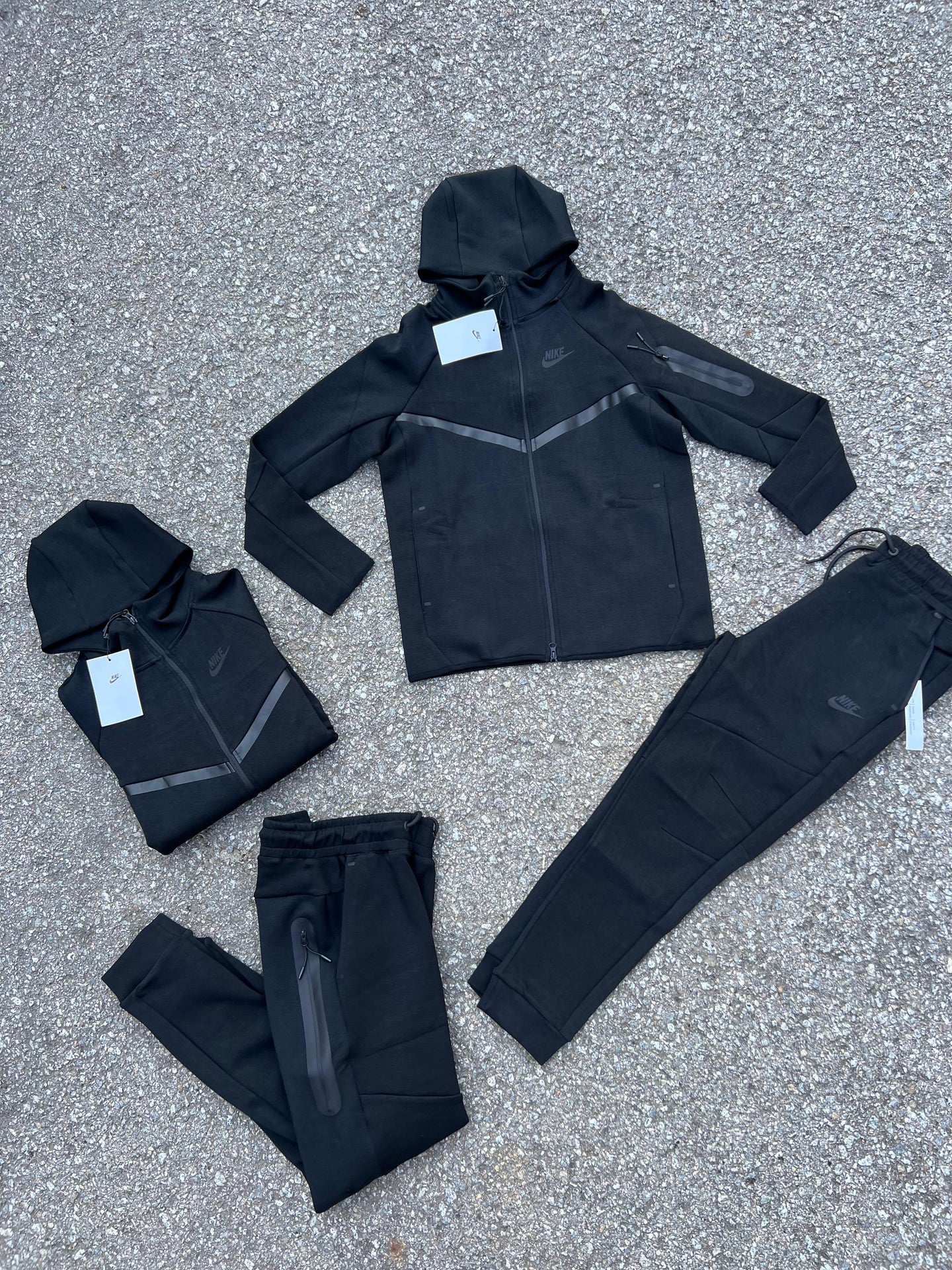 CONJUNTO NIKE TECH - 2025/2026