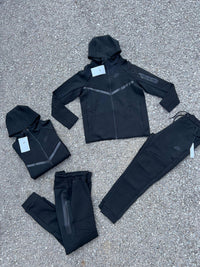 CONJUNTO NIKE TECH - 2025/2026