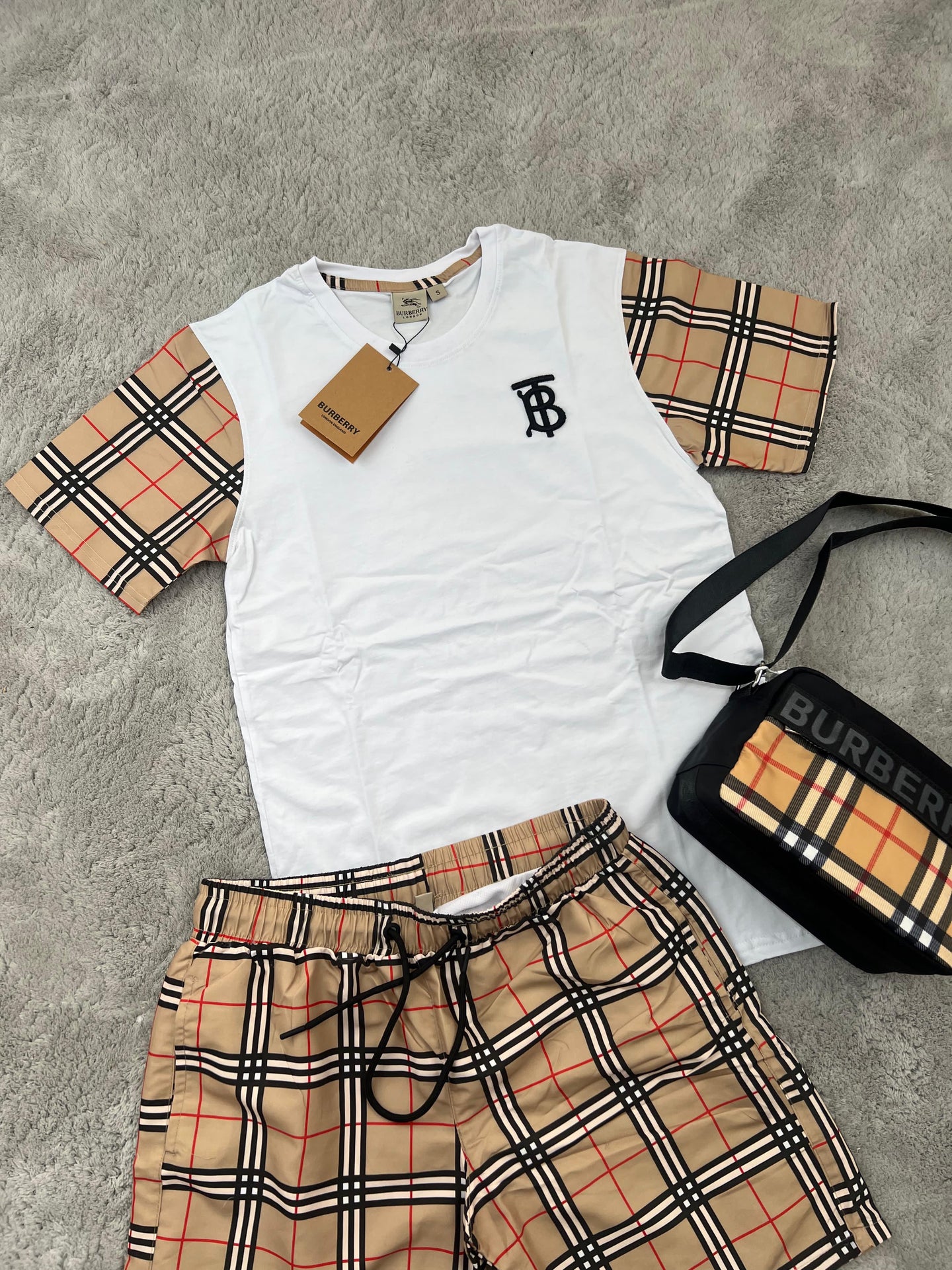 CONJUNTO CORTO - BURBERRY BLANCO